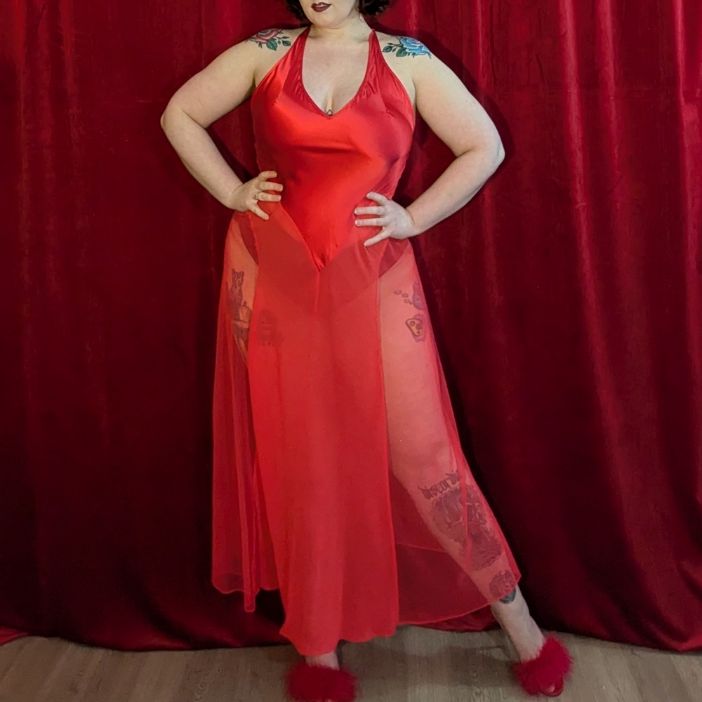 Vintage Victoria's Secret red silk and sheer nylon tulle neglige - medium